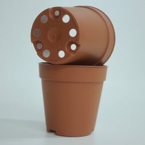 Flowerpot 9 cm 8° hoog E